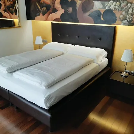 Casa Savoia Luxury House * Бардолино